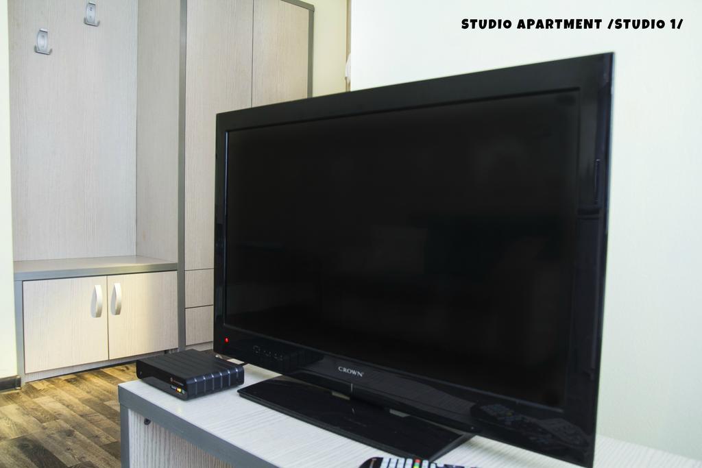 Yes Varna Studios Экстерьер фото