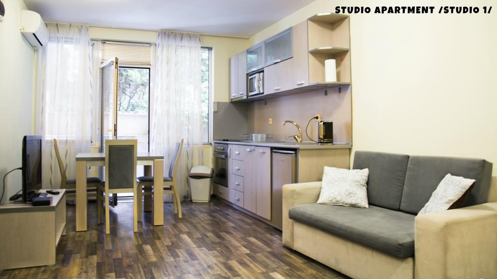 Yes Varna Studios Экстерьер фото
